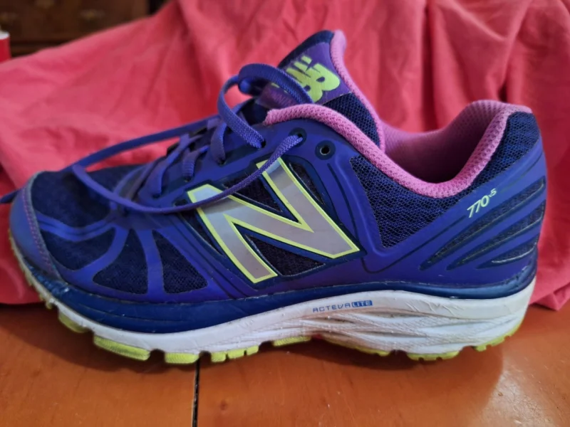 Buty sportowe New Balance  770, rozm 37,5