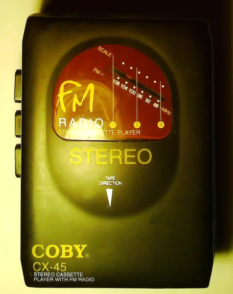 Walkman Coby CX-45. Magnetofon kasetowy i radio UKF. Produkcja chińska. 